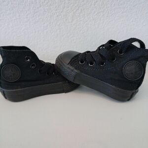 Converse Black Canvas High-Top Sneakers/Unisex/ Size 2c- Infant & toddler
